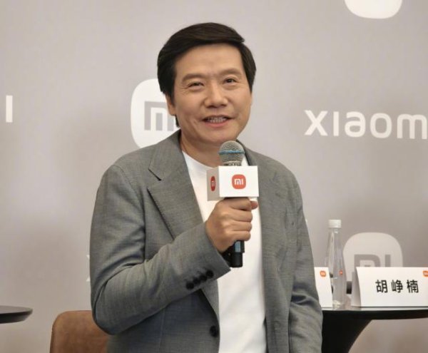 雷军：小米计划再投2000亿元用于研发，覆盖AI、芯片和OS